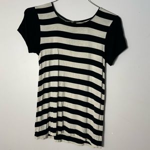 EUC Womens Ann Taylor Black & White Short Sleeve Shirt Blouse Top XS Ex Small